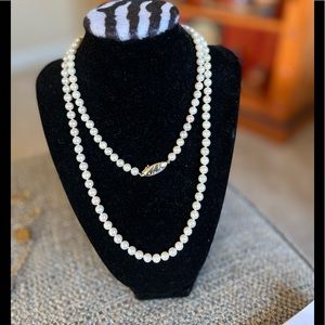 Beautiful classy costume Pearls with luster & double clasp to hold secure 💗